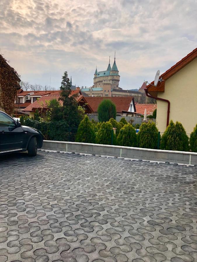 Penzion Pod Zamkom Бойнице Екстериор снимка